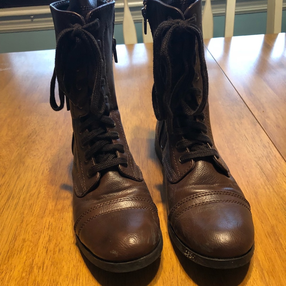 combat boots